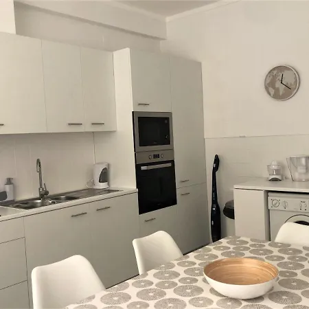 Charming Apartment- Peniche Consolação